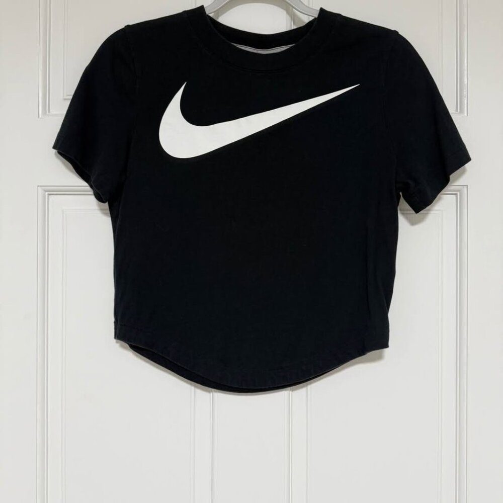 Nike Sportswear Swoosh Cropped T-Shirt